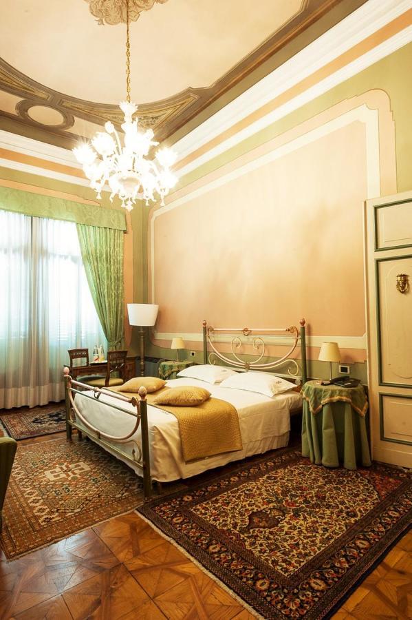 Villa Ducale Hotel & Ristorante Доло Экстерьер фото