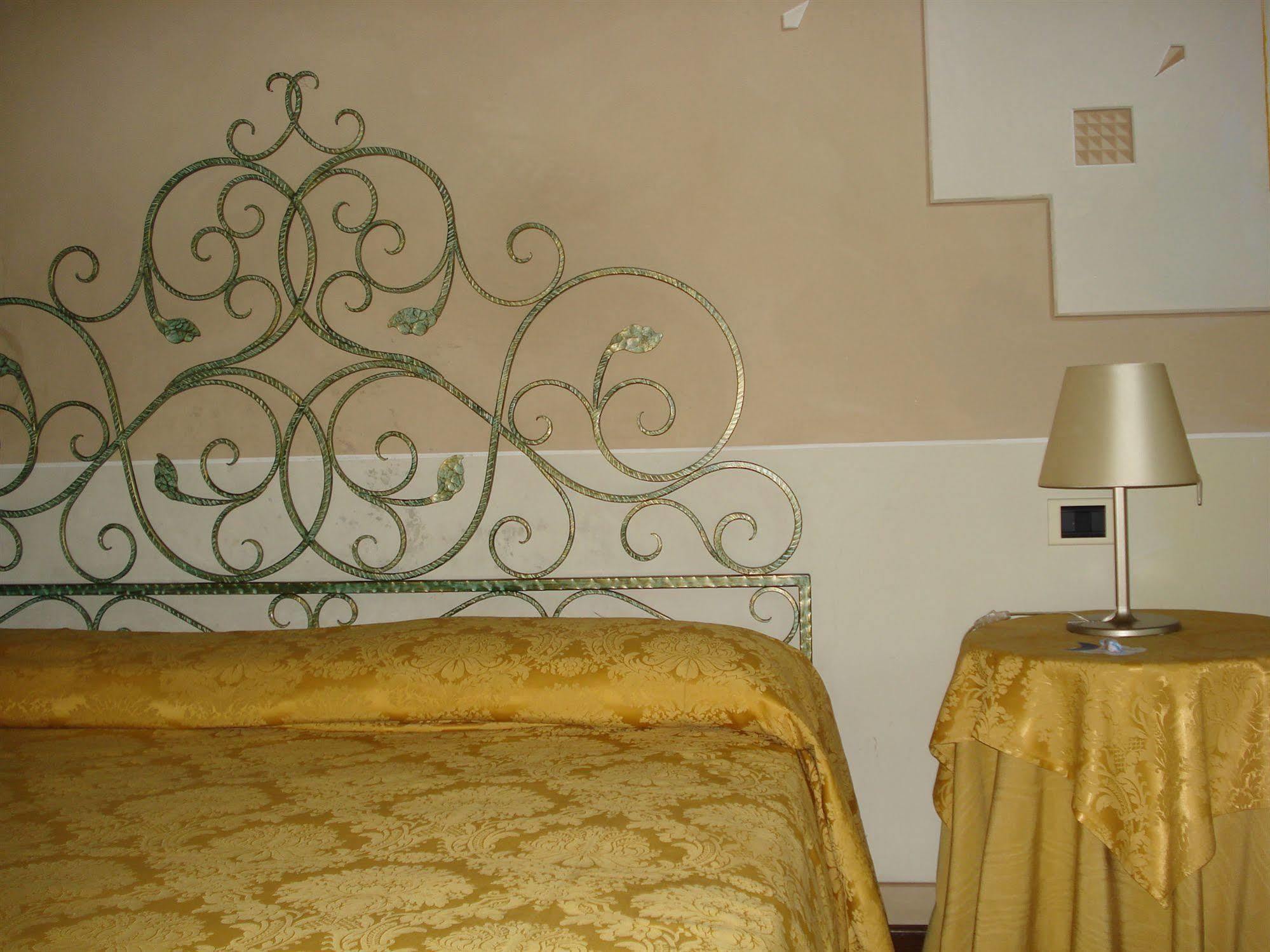 Villa Ducale Hotel & Ristorante Доло Экстерьер фото
