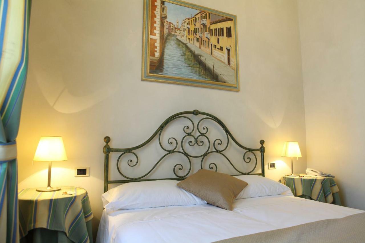 Villa Ducale Hotel & Ristorante Доло Экстерьер фото